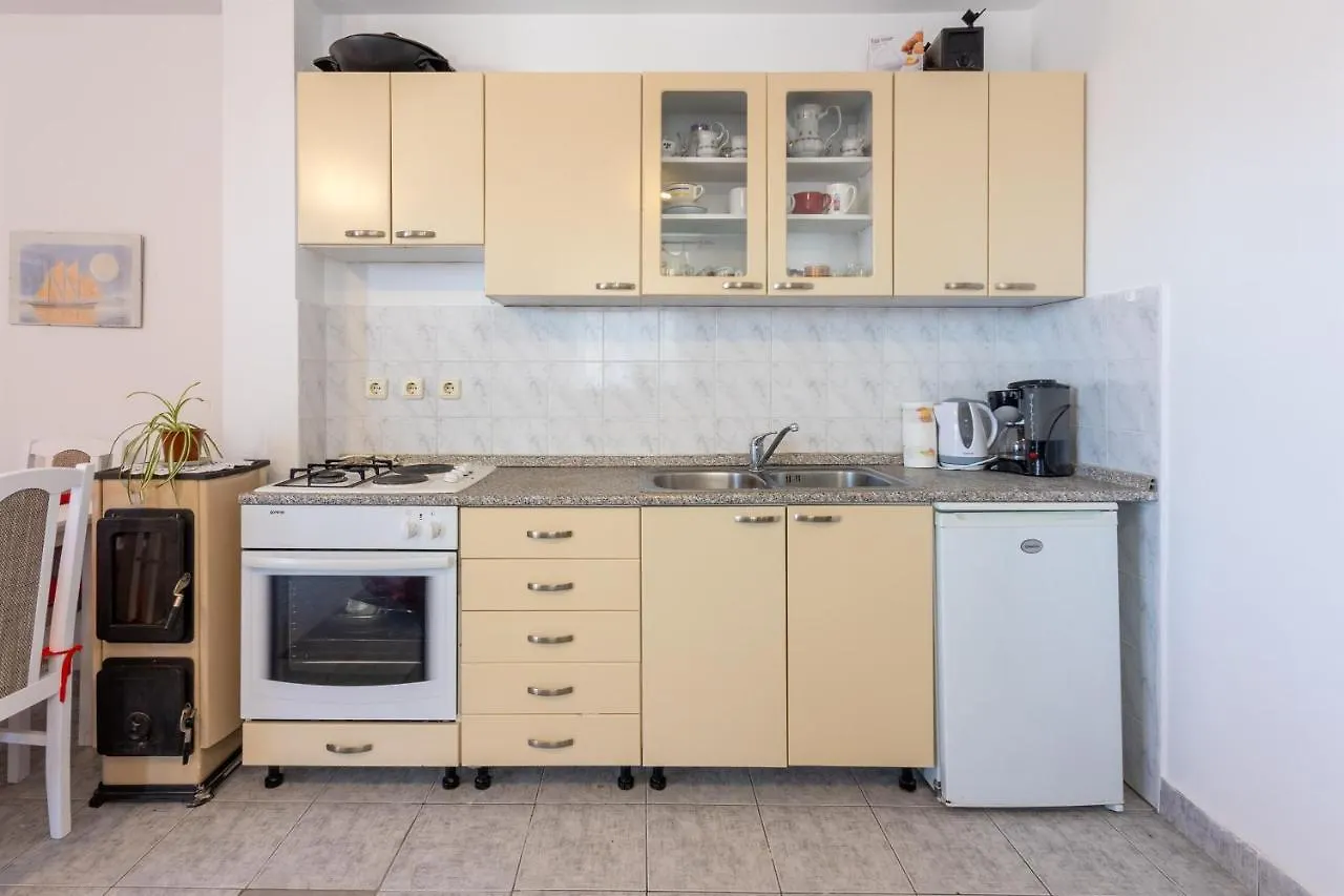 Apartment Besima Malinska 0*,  Croatia